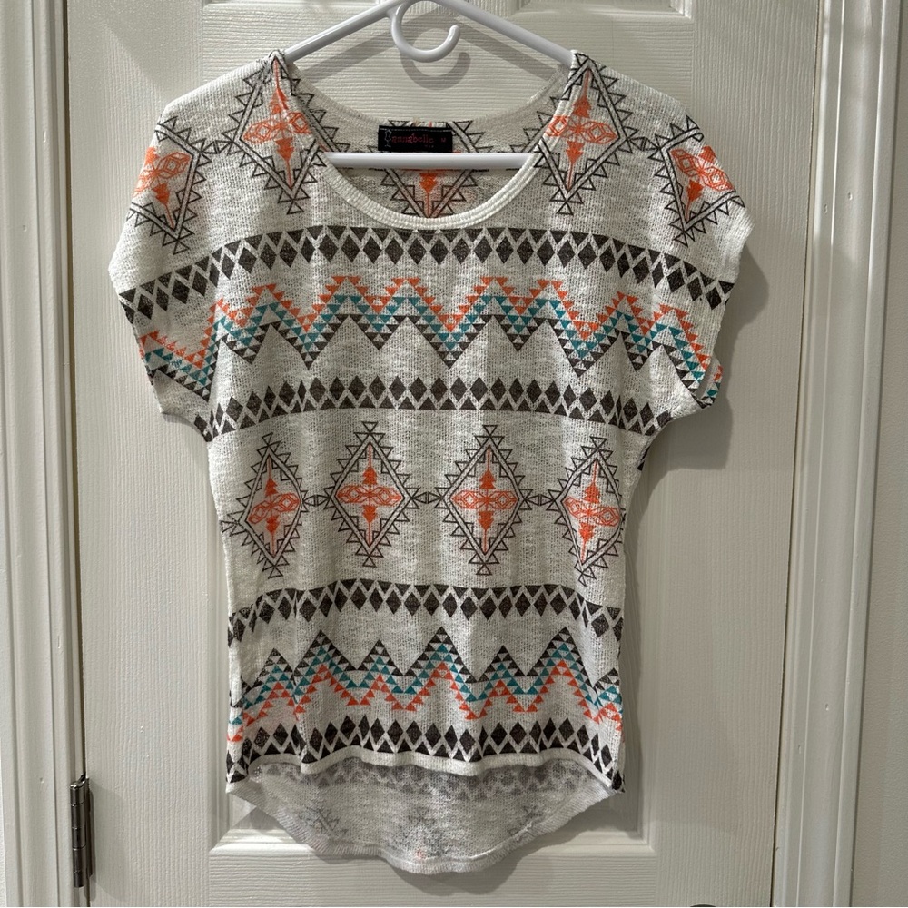ANNABELLE USA size M Aztec top